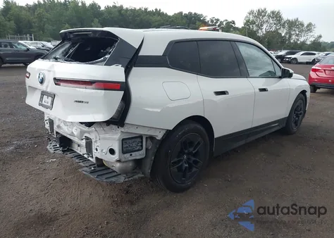 2023 BMW Ix xDrive50 из США, поврежденный, VIN WB523CF06PCM08094